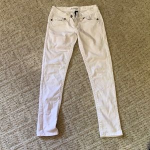 Amethyst white jeans, size 5